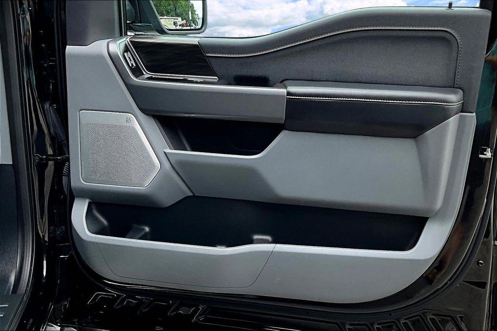 Ford F-150 Lariat SuperCrew 4WD 2024