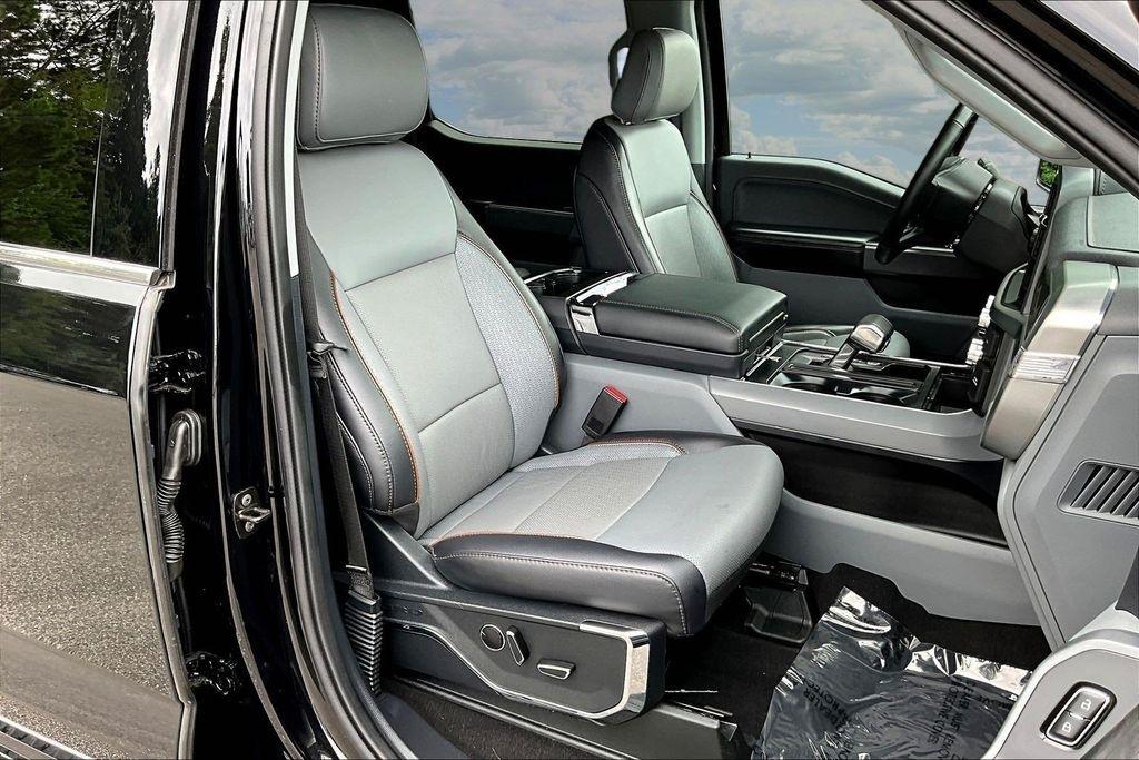 Ford F-150 Lariat SuperCrew 4WD 2024