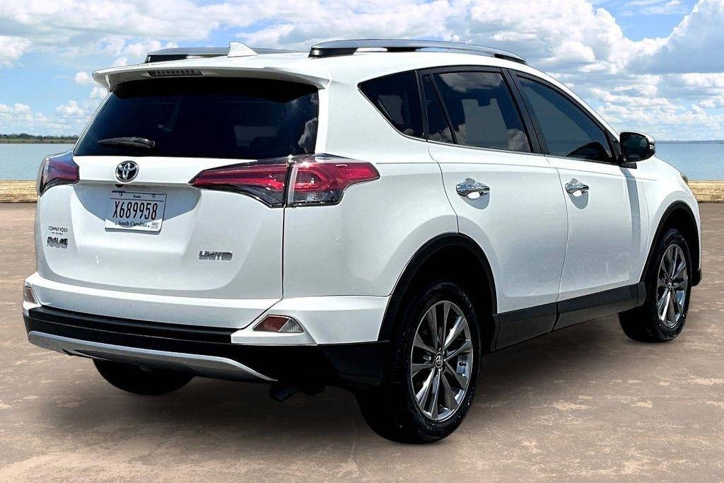 Toyota RAV4 Limited FWD 2018