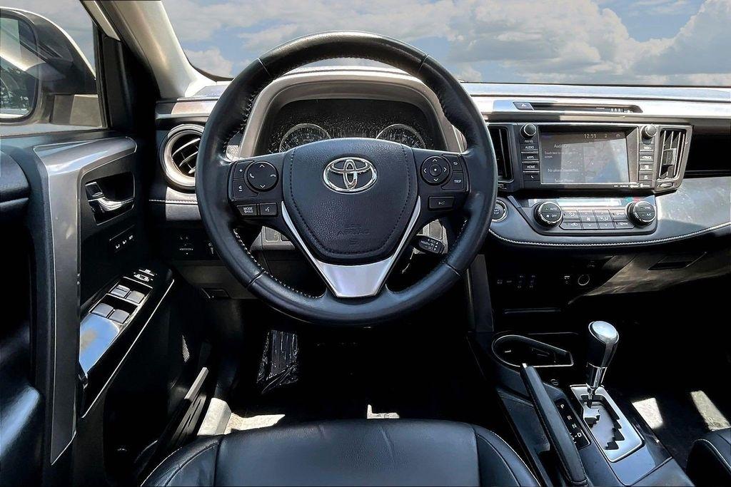 Toyota RAV4 Limited FWD 2018