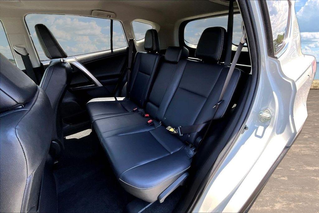 Toyota RAV4 Limited FWD 2018