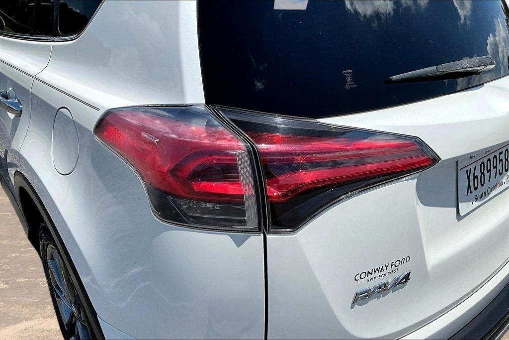 Toyota RAV4 Limited FWD 2018