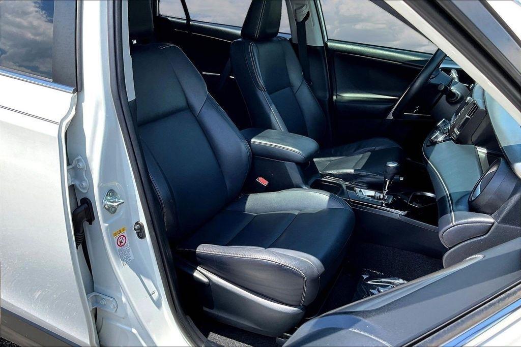 Toyota RAV4 Limited FWD 2018