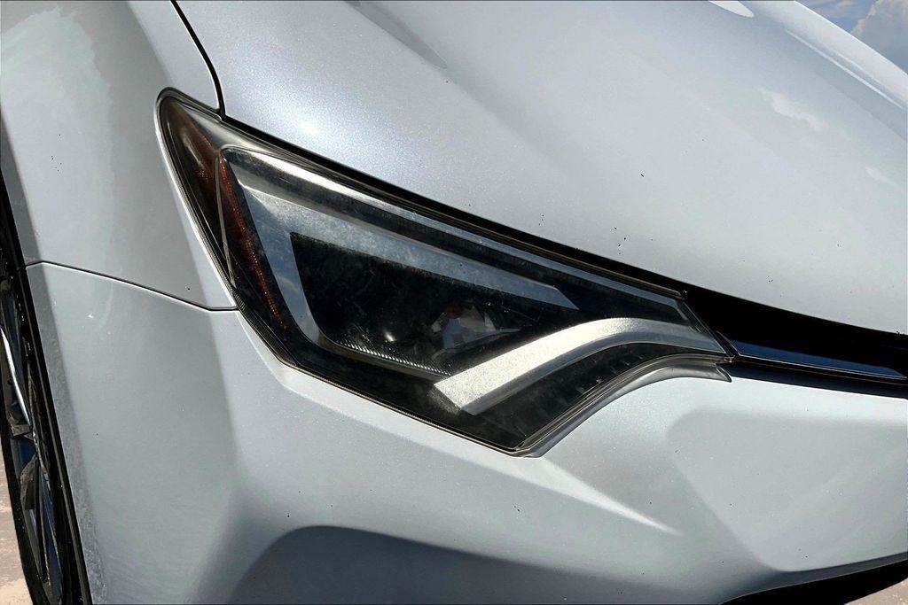 Toyota RAV4 Limited FWD 2018