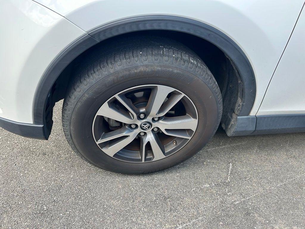 Toyota RAV4 XLE FWD 2018