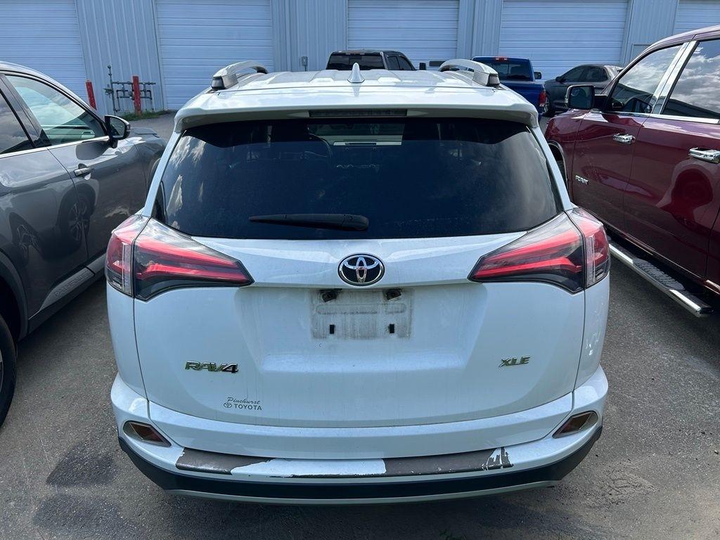 Toyota RAV4 XLE FWD 2018