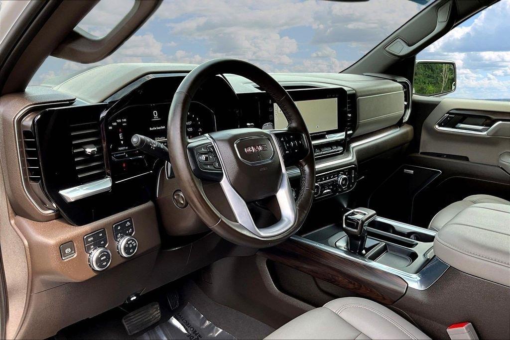 GMC Sierra 1500 4WD Crew Cab 147" SLT 2023