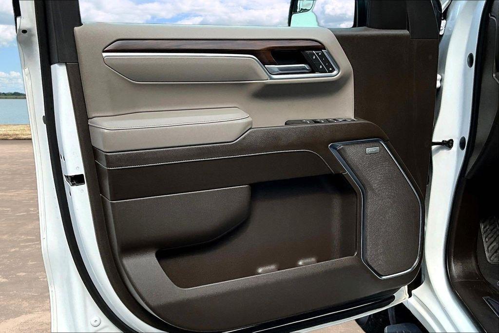 GMC Sierra 1500 4WD Crew Cab 147" SLT 2023
