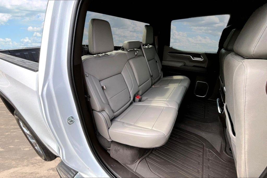 GMC Sierra 1500 4WD Crew Cab 147" SLT 2023