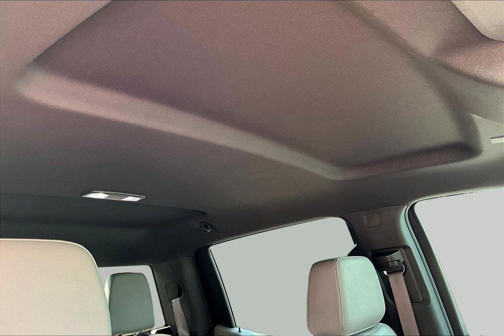 GMC Sierra 1500 4WD Crew Cab 147" SLT 2023