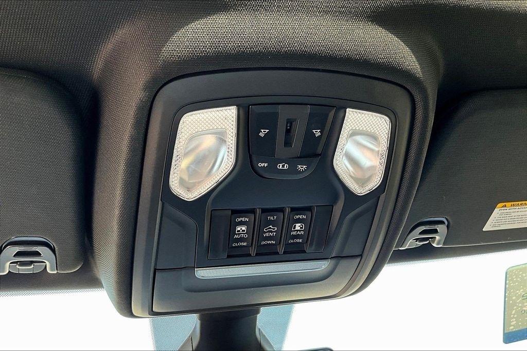 RAM 1500 Big Horn 4x4 Quad Cab 6'4" Box 2020