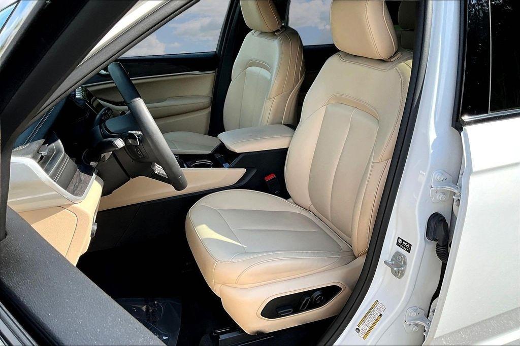 Jeep Grand Cherokee Limited 4x2 2023