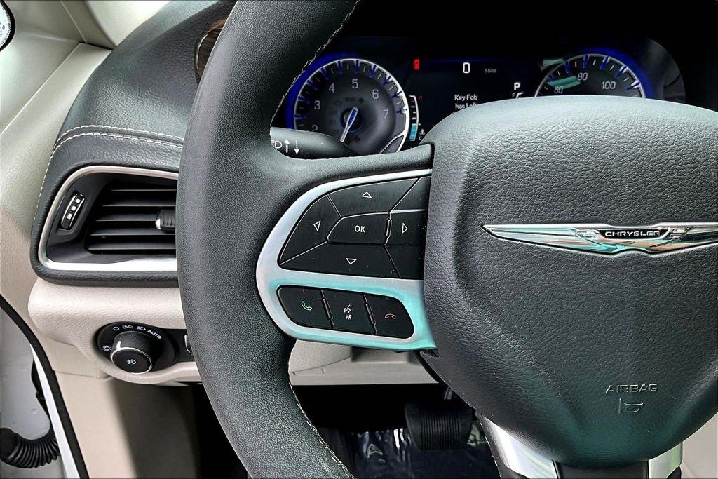 Chrysler Pacifica Limited AWD 2022