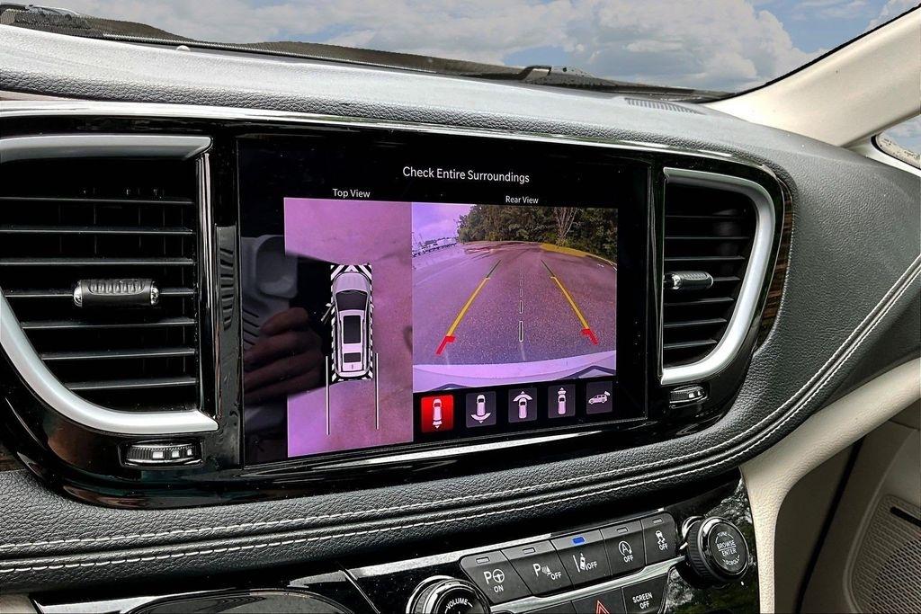 Chrysler Pacifica Limited AWD 2022