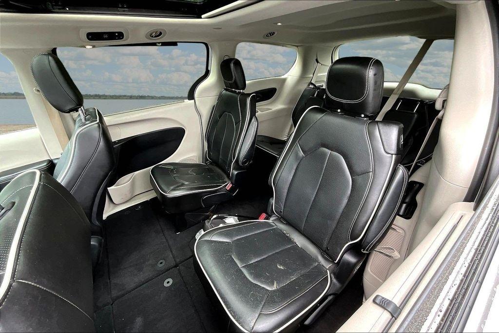 Chrysler Pacifica Limited AWD 2022