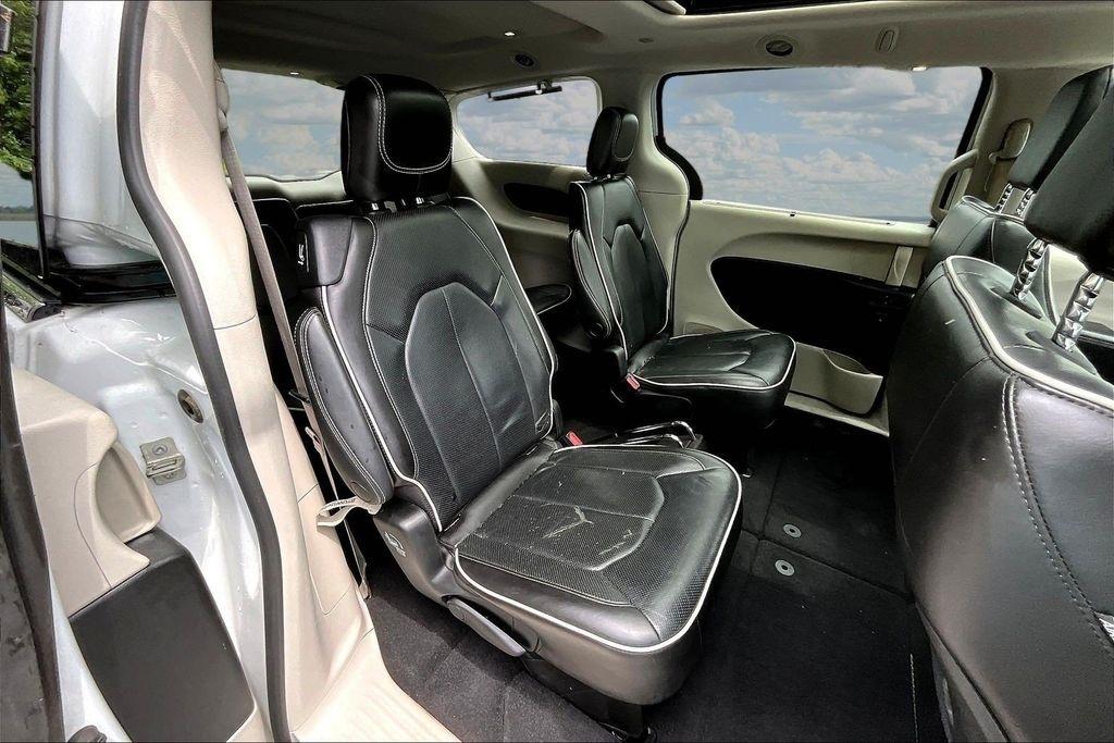 Chrysler Pacifica Limited AWD 2022