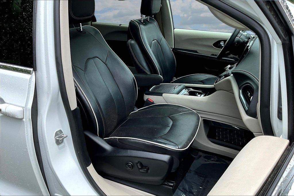 Chrysler Pacifica Limited AWD 2022