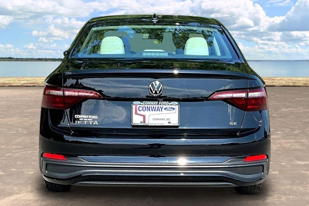 Volkswagen Jetta SE Auto 2023
