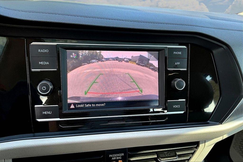 Volkswagen Jetta SE Auto 2023