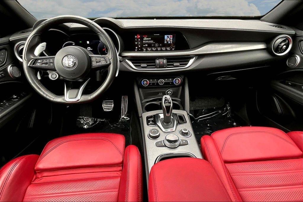 Alfa Romeo Stelvio Veloce AWD 2024