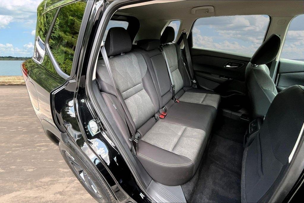 Nissan Rogue FWD SV 2025