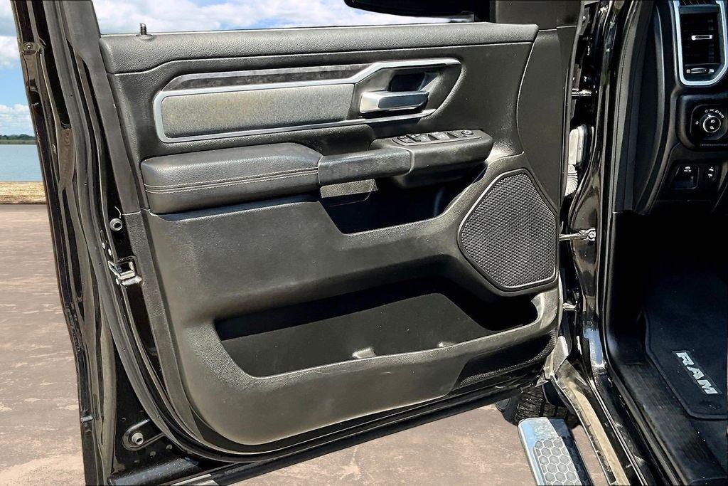 RAM 1500 Big Horn 4x4 Quad Cab 6'4" Box 2022