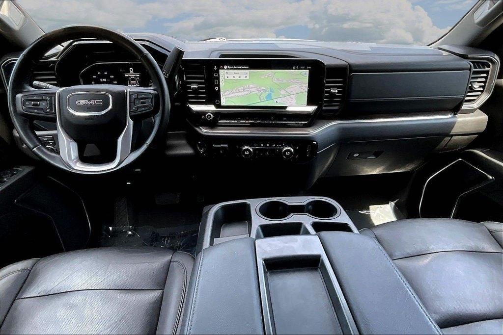 GMC Sierra 1500 4WD Crew Cab 147" SLT 2025