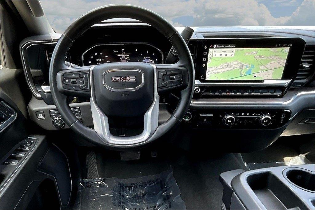 GMC Sierra 1500 4WD Crew Cab 147" SLT 2025