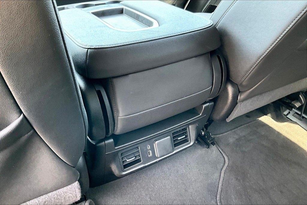 GMC Sierra 1500 4WD Crew Cab 147" SLT 2025