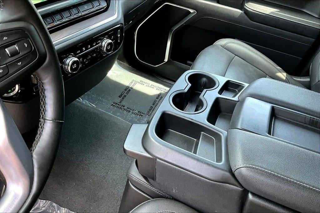 GMC Sierra 1500 4WD Crew Cab 147" SLT 2025
