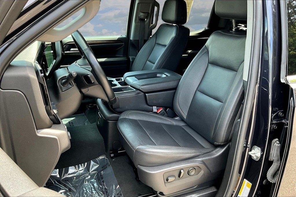 GMC Sierra 1500 4WD Crew Cab 147" SLT 2025