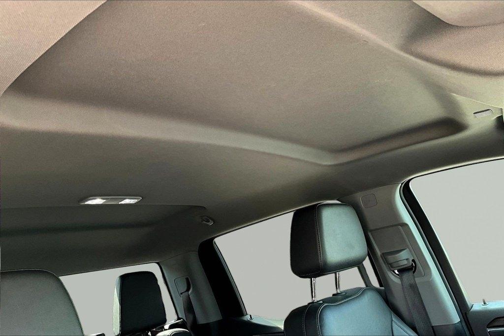 GMC Sierra 1500 4WD Crew Cab 147" SLT 2025