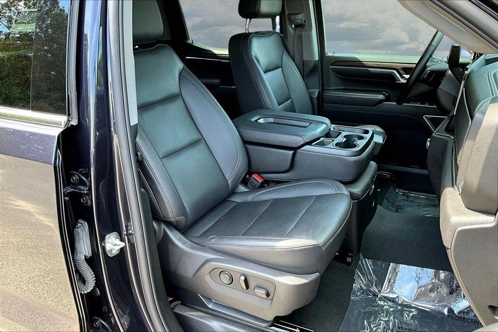 GMC Sierra 1500 4WD Crew Cab 147" SLT 2025