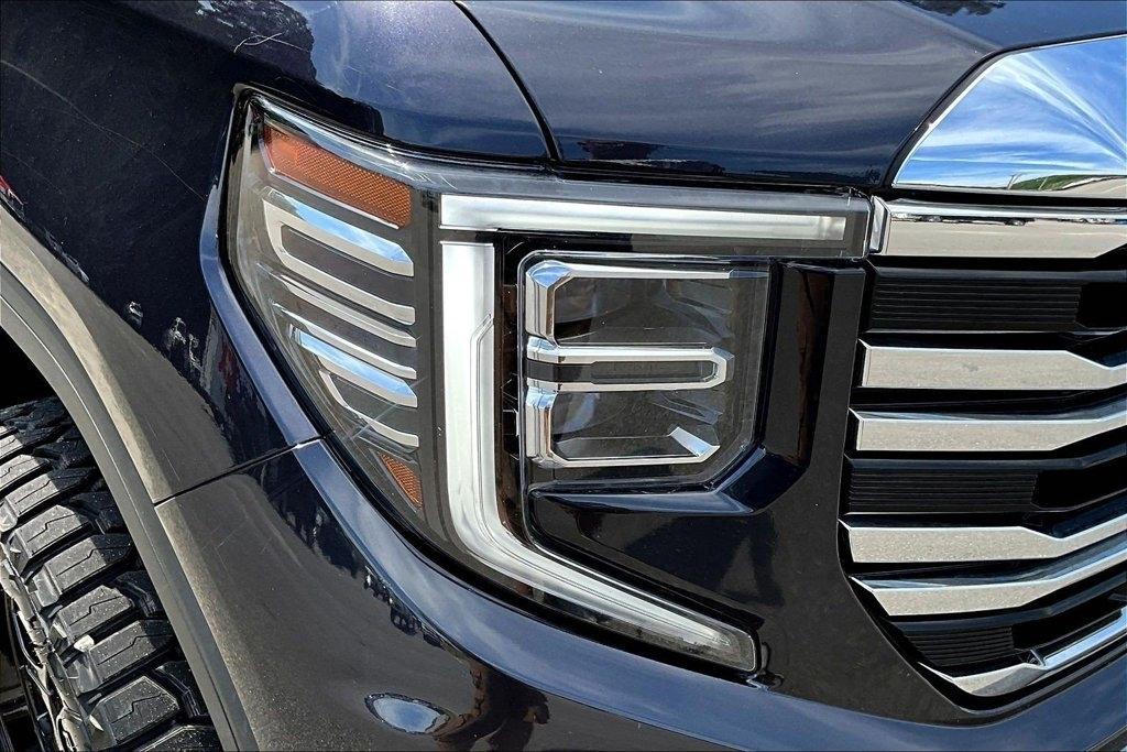 GMC Sierra 1500 4WD Crew Cab 147" SLT 2025