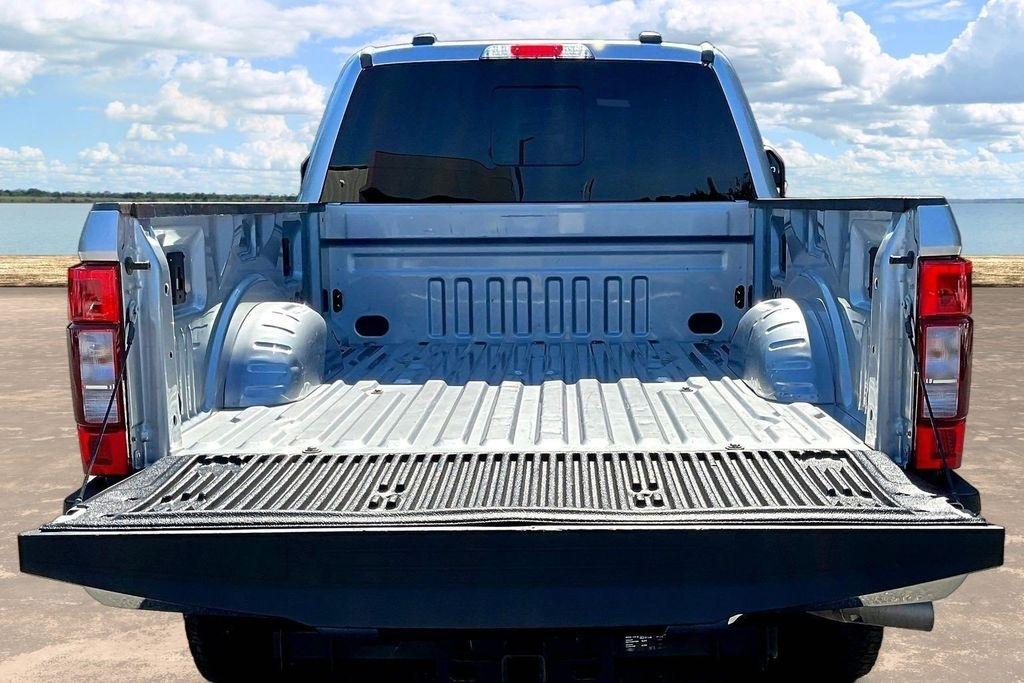 Ford F-250 SD Lariat 4WD Crew Cab 8' Box 2022