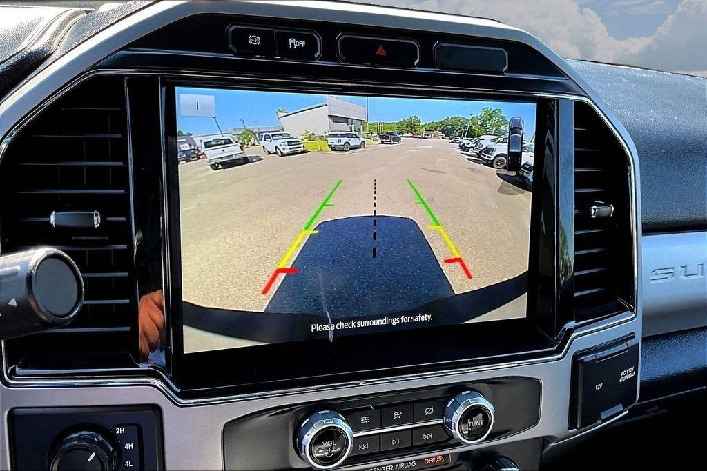 Ford F-250 SD Lariat 4WD Crew Cab 8' Box 2022