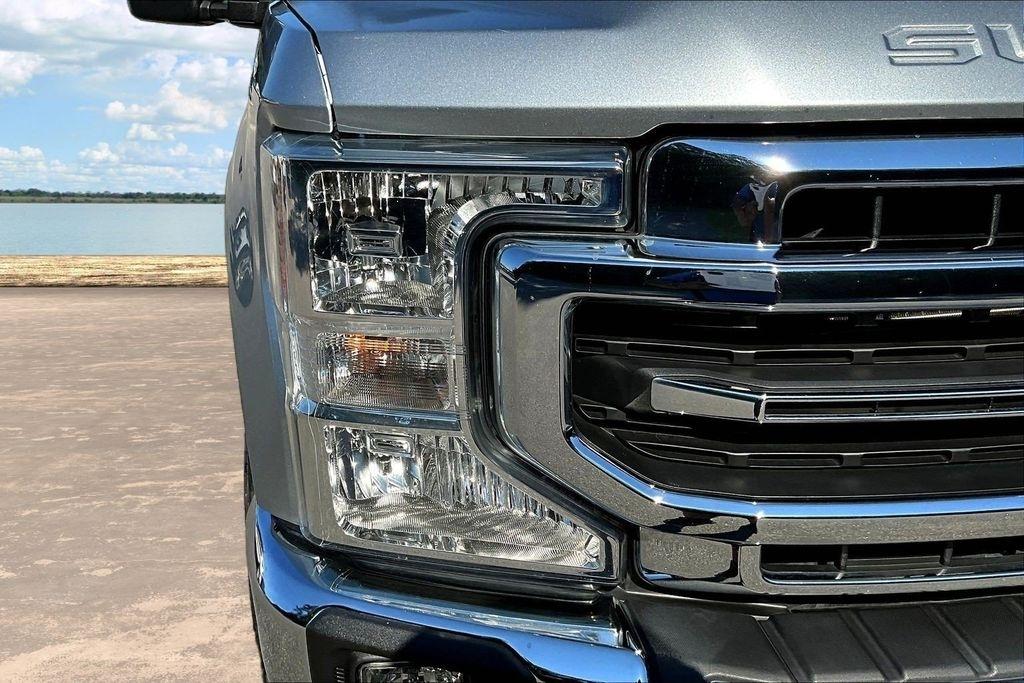 Ford F-250 SD Lariat 4WD Crew Cab 8' Box 2022