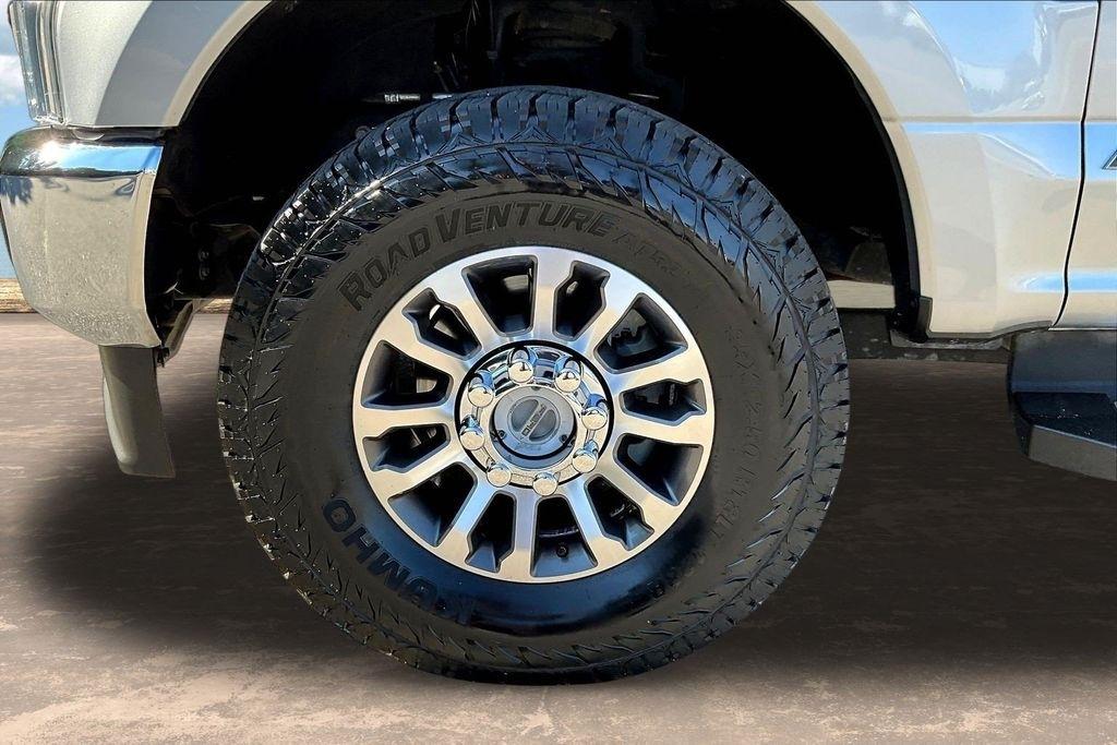 Ford F-250 SD Lariat 4WD Crew Cab 8' Box 2022