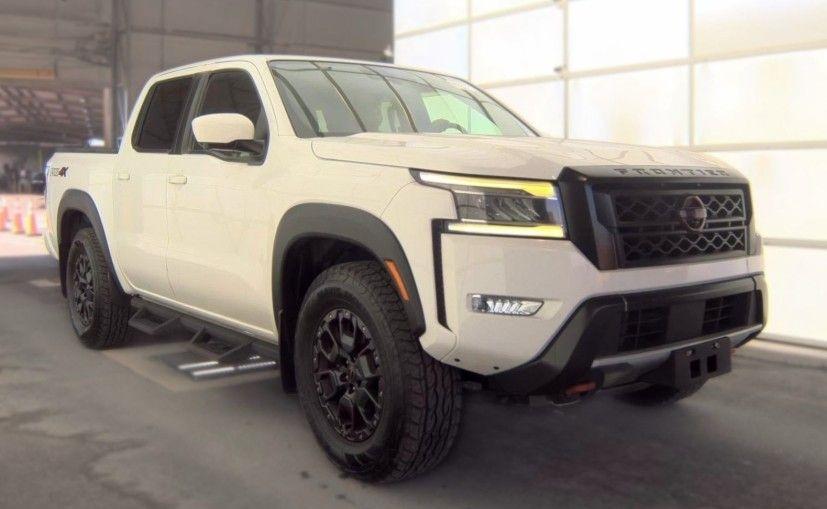 Nissan Frontier PRO-4X Crew Cab 4WD 2023
