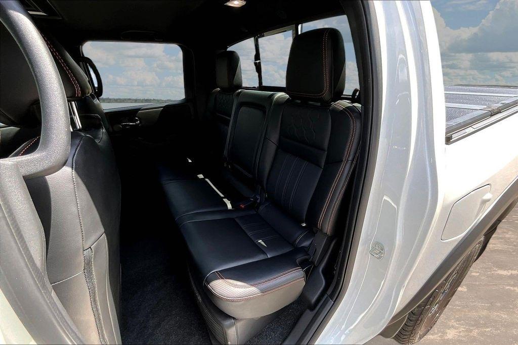 Nissan Frontier Crew Cab 4x4 PRO-4X Auto *Ltd Avail* 2023
