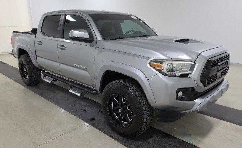 Toyota Tacoma SR5 Double Cab Long Bed V6 6AT 4WD 2017