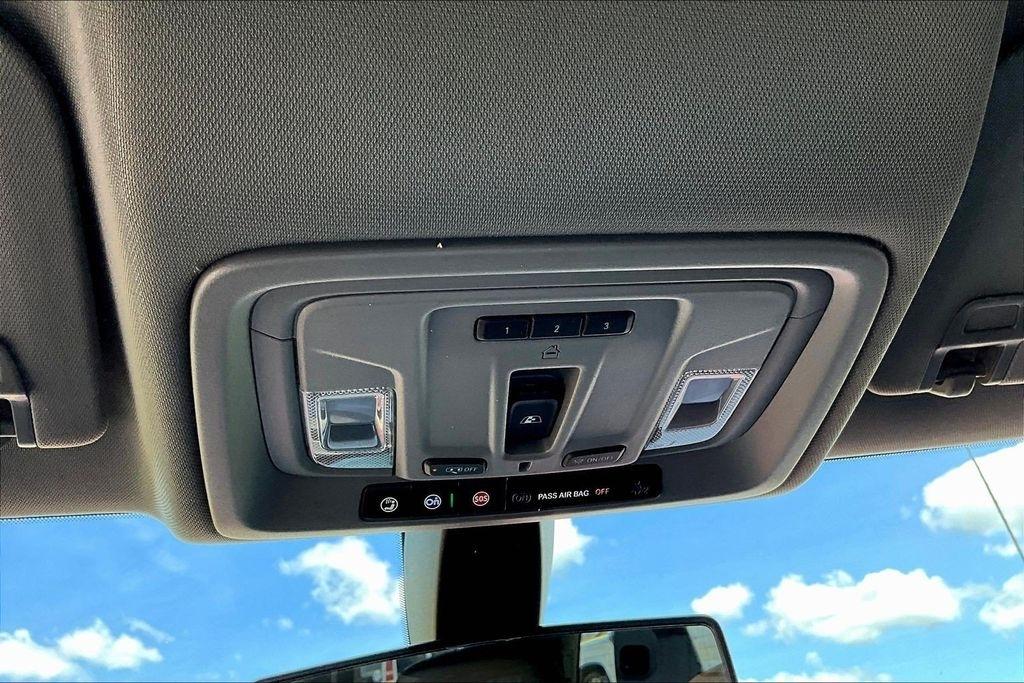 Chevrolet Silverado 1500 4WD Crew Cab 147" RST 2021