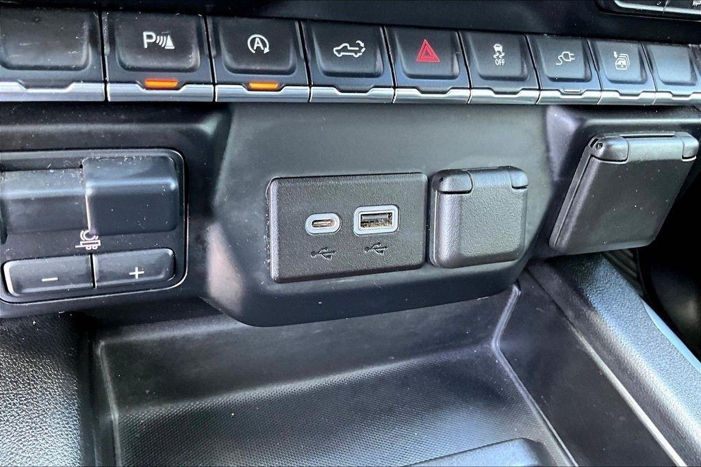 Chevrolet Silverado 1500 4WD Crew Cab 147" RST 2021