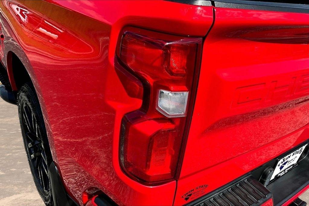 Chevrolet Silverado 1500 4WD Crew Cab 147" RST 2021