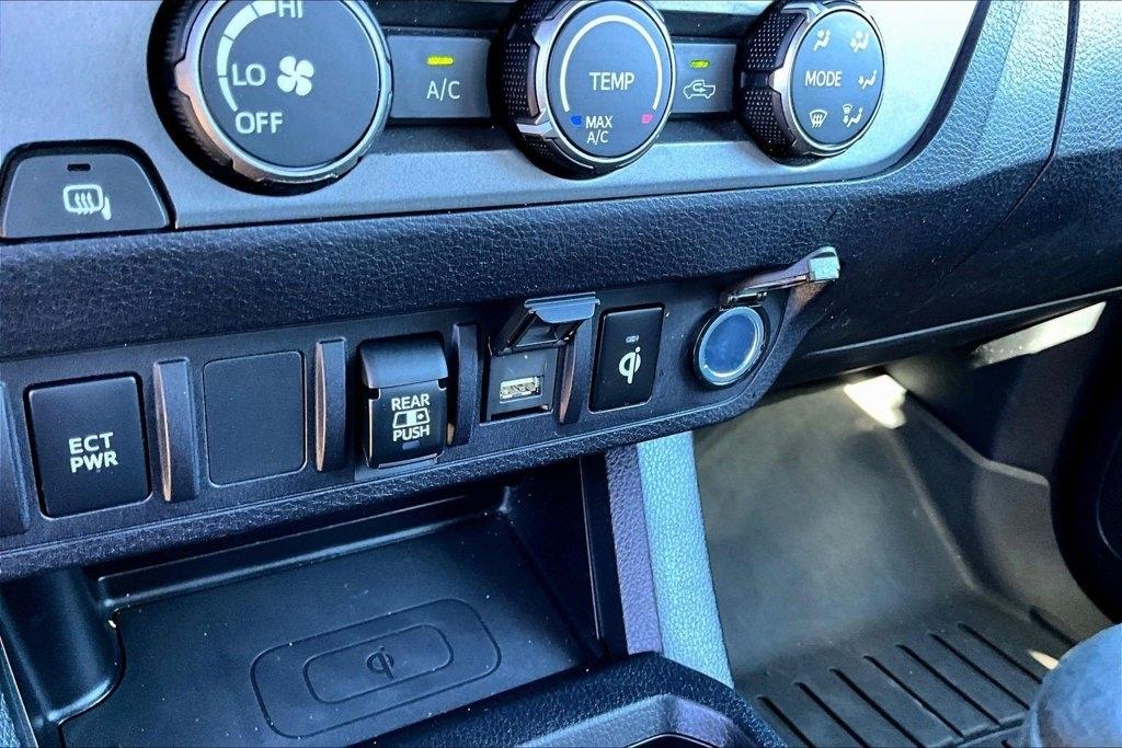 Toyota Tacoma SR5 Double Cab 5' Bed V6 AT (Natl) 2020