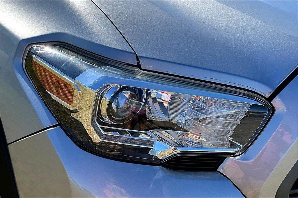 Toyota Tacoma SR5 Double Cab 5' Bed V6 AT (Natl) 2020
