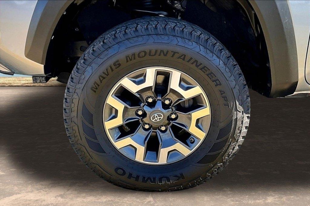 Toyota Tacoma SR5 Double Cab 5' Bed V6 AT (Natl) 2020