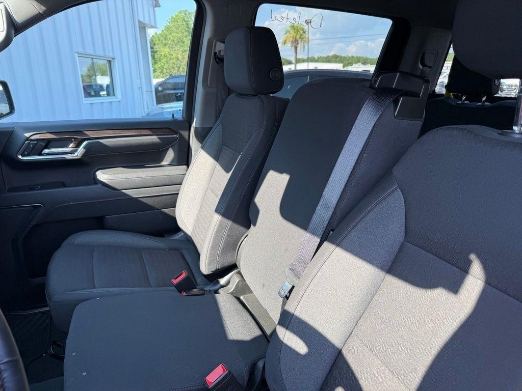 Chevrolet Silverado 1500 4WD Crew Cab 147" LT w/1LT 2026