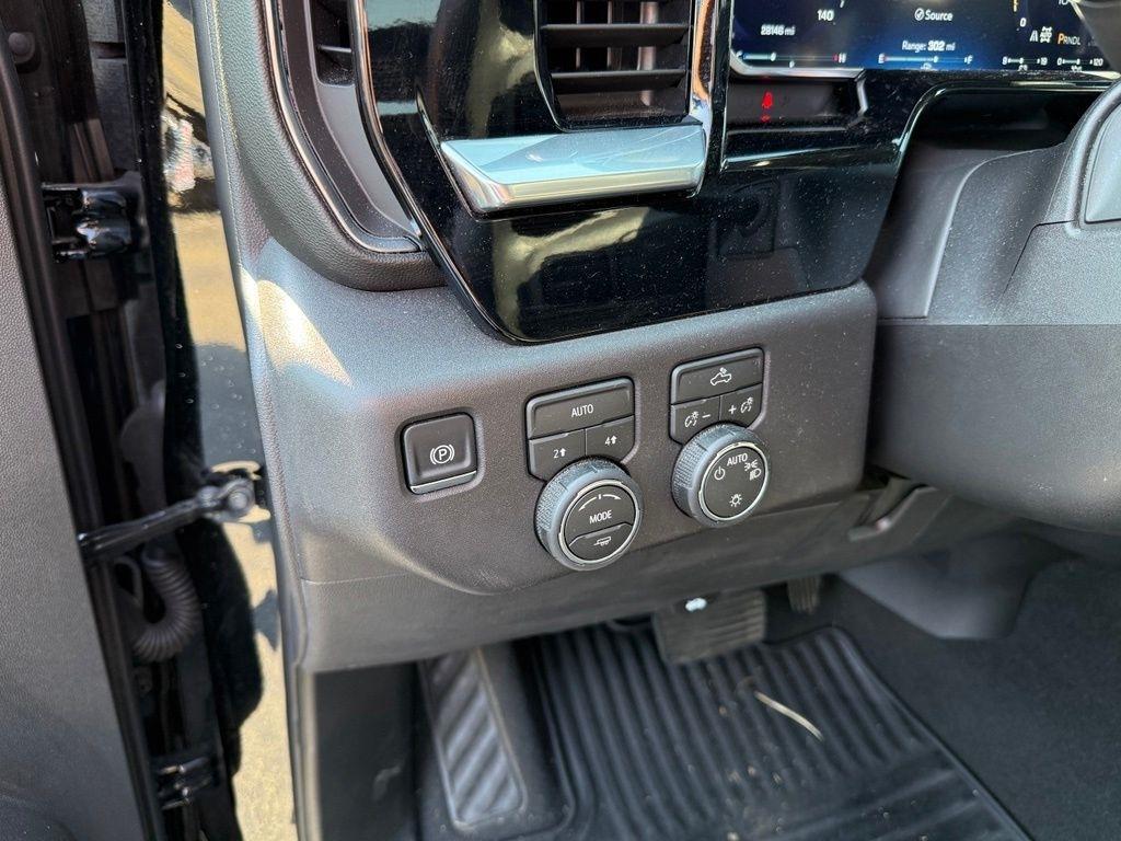 Chevrolet Silverado 1500 4WD Crew Cab 147" LT w/1LT 2026