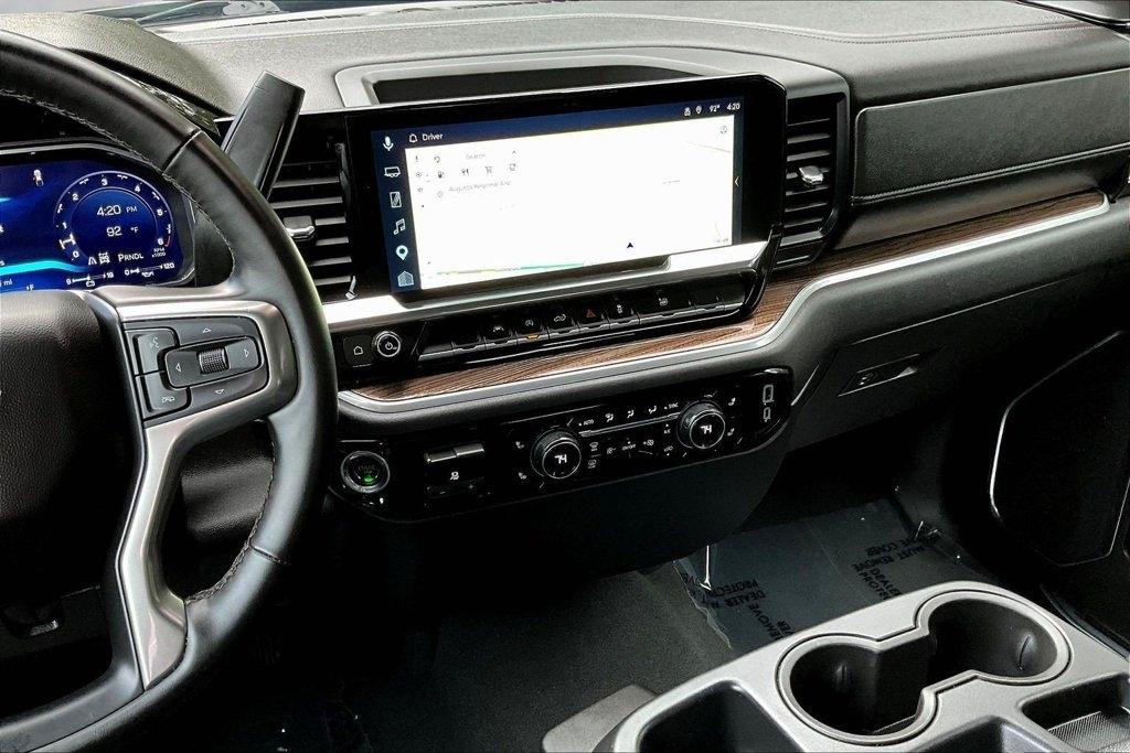 Chevrolet Silverado 1500 4WD Crew Cab 147" LT w/1LT 2026